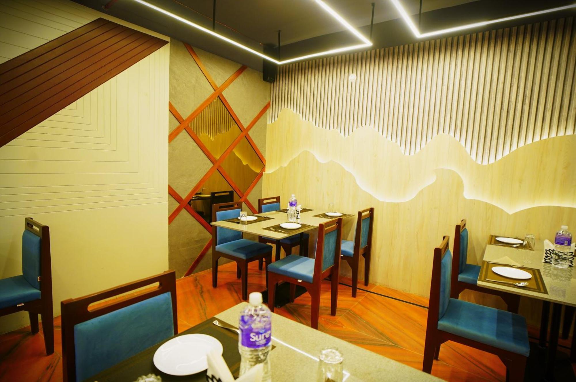 Hotel Rama Gorakhpur Bagian luar foto