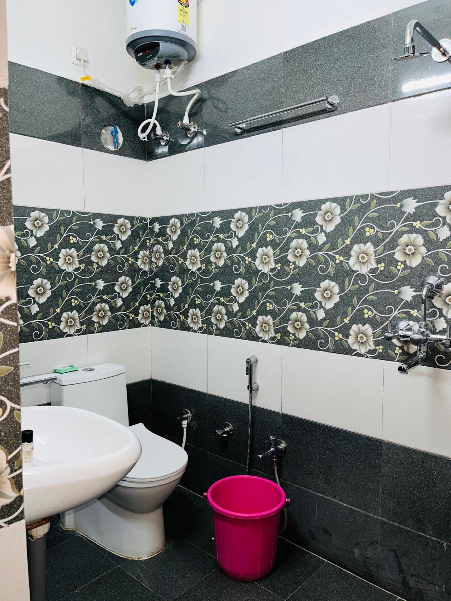 Hotel Rama Gorakhpur Bagian luar foto