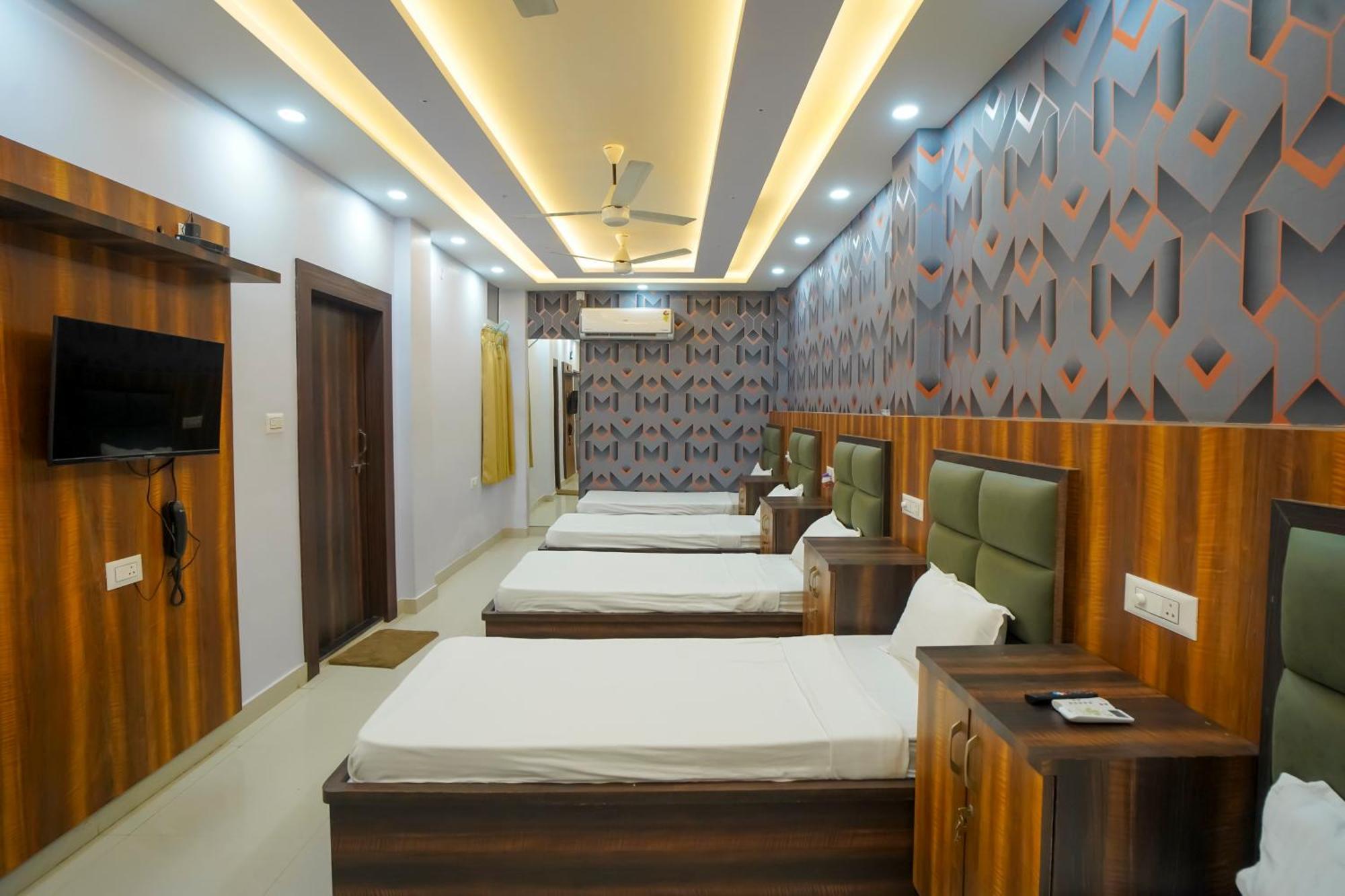 Hotel Rama Gorakhpur Bagian luar foto